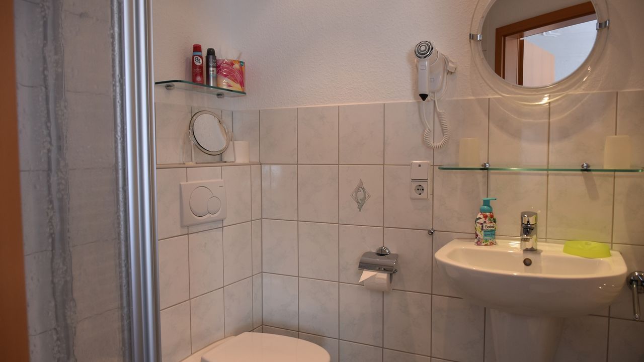 Dusche & WC Dusche & WC